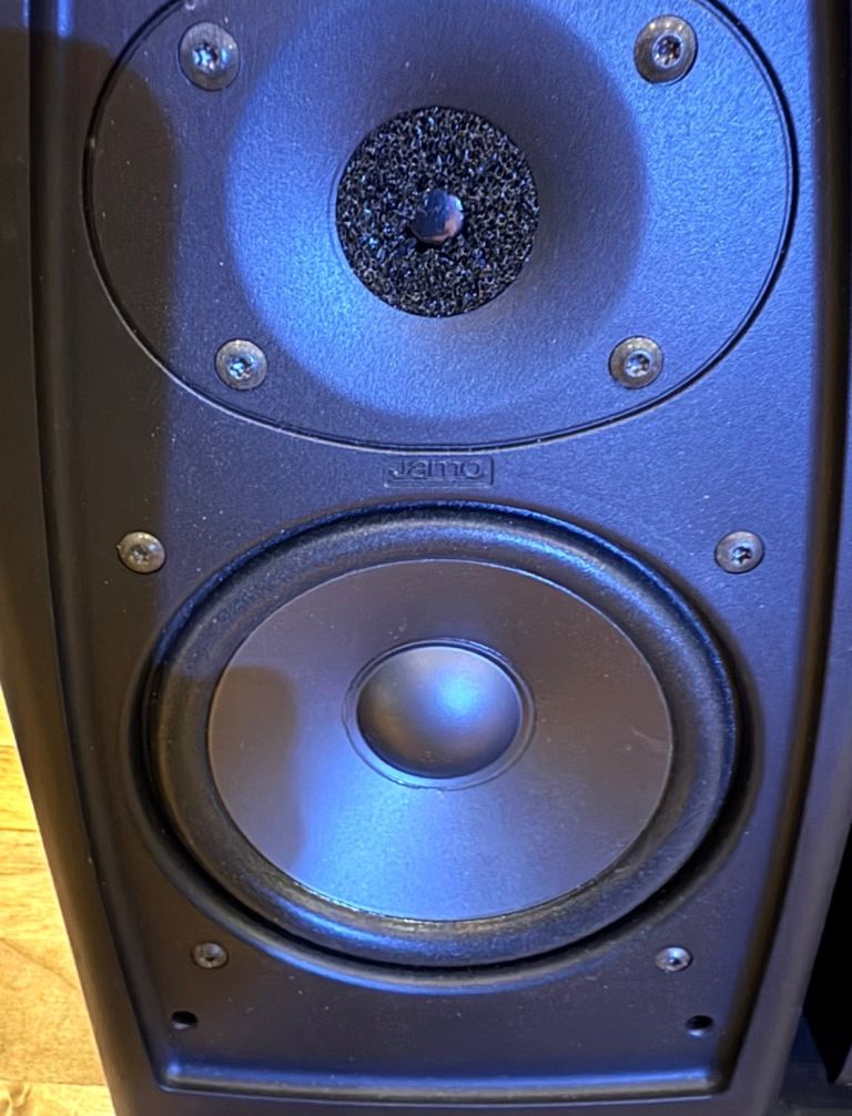 JAMO 28 Bookshelf/Monitor Speakers/Pair