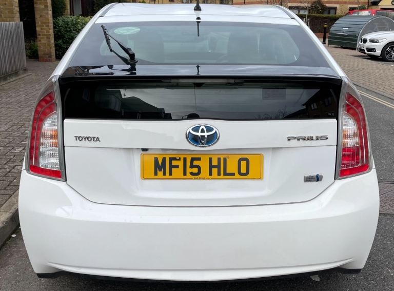 Toyota Prius T-speed 