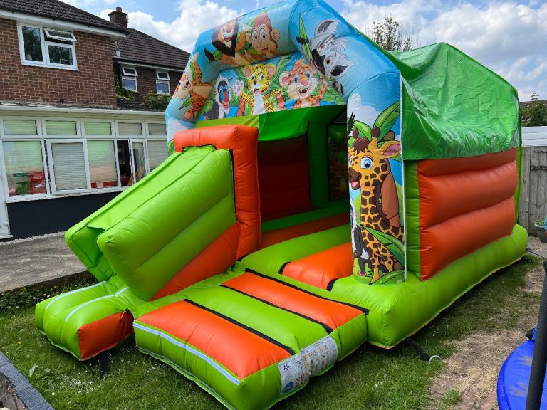 bouncy castles for hire 