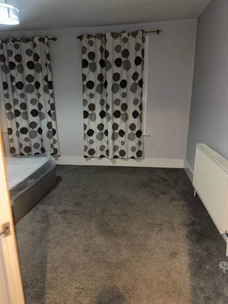MASSIVE DOUBLE ROOM FOR JUST £778pcm..IN CROYDON, CR0 3EN ! {AVAILABLE NOW}
