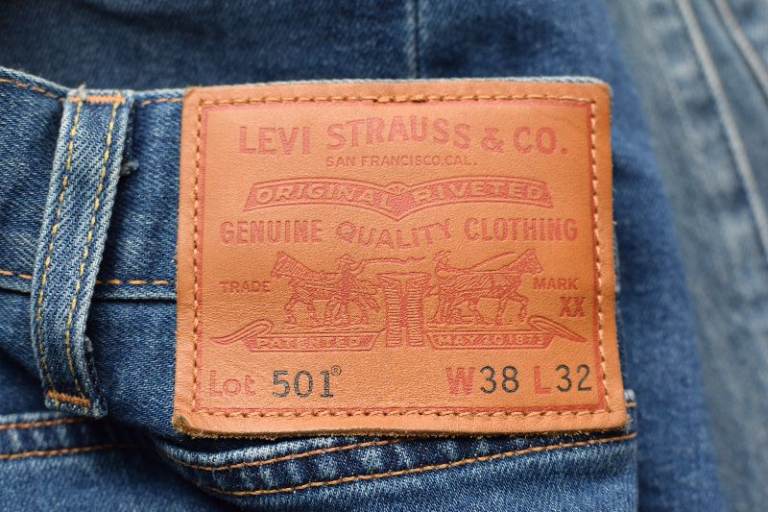 2 pairs Classic Levi's 501 Jeans W38 L32 unworn new