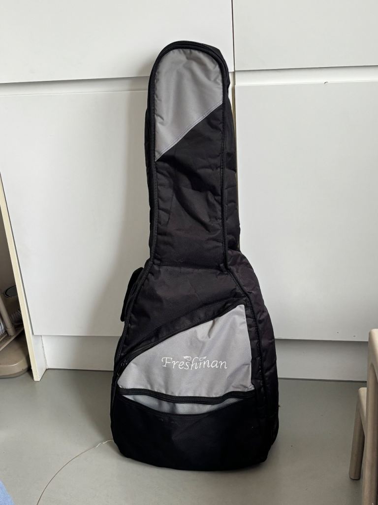 EastCoast Acoustic Guitar with Gig Bag – Good Condition