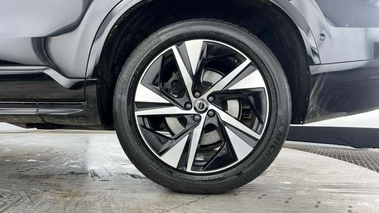 2022 Volvo XC90 Plus, B5 AWD mild hybrid, Diesel, Dark, 7 Seats ESTATE Diesel/Electric Hybrid Aut...