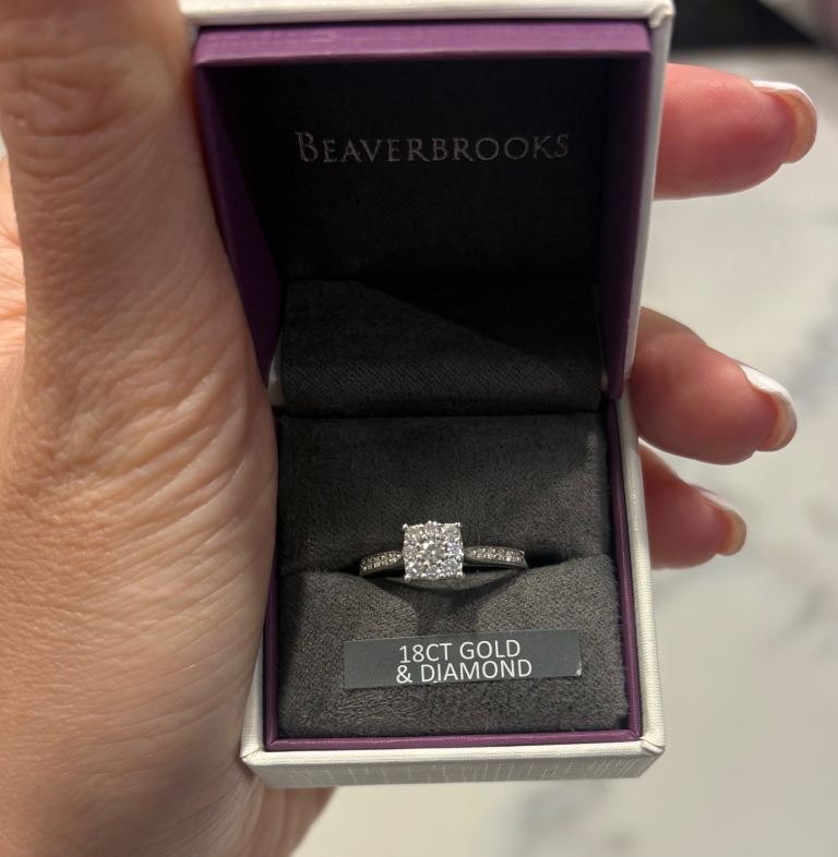 18ct white gold  ring