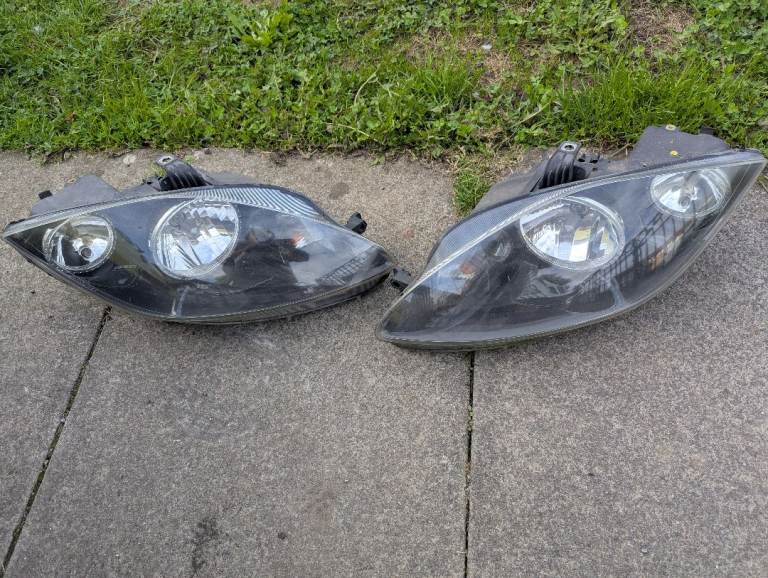 Seat Leon FR 2010 halogen front lights set 