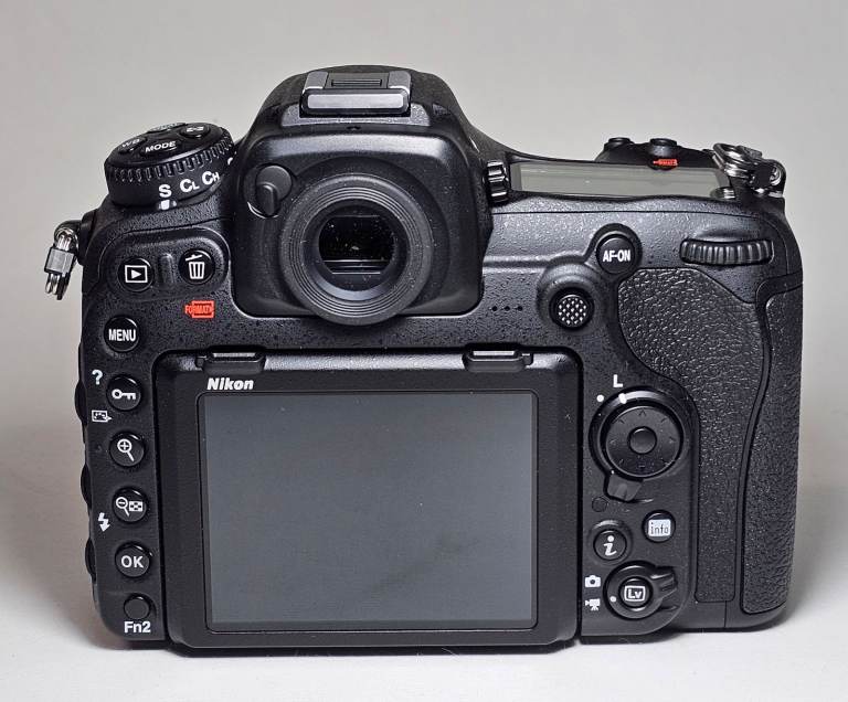 A brand new Nikon D500 body. 14 shutter actuations !