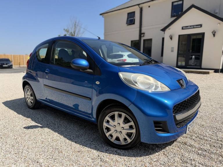 2009 Peugeot 107 1.0 12V Urban Hatchback 3dr Petrol 2 Tronic Euro 4 (68 ps) Hatchback Petrol Auto...