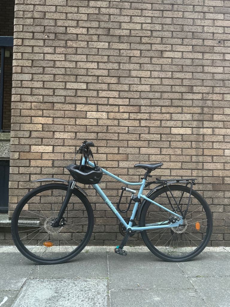 Cycling Bike with all equipment (bought less than 1 year) 