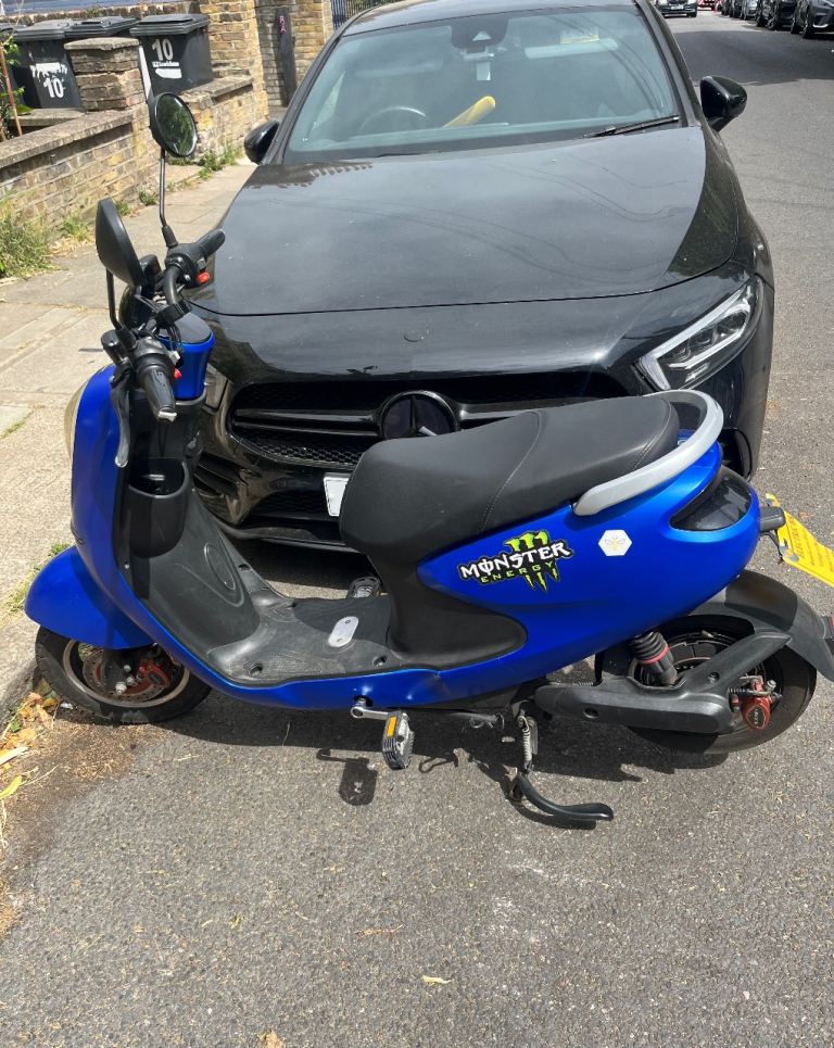 Electric moped 