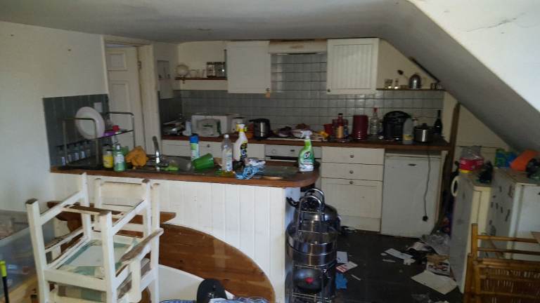 Feeling Overwhelmed by Clutter? I'll Help You Reclaim Your Home & Your Focus