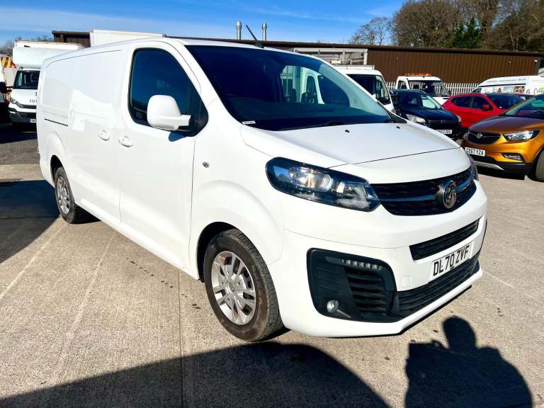 Vauxhall Vivaro 2900 L2 H1 Sportive s/s 1.5dci Van 2021/70 Registration 