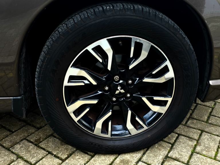 2018 Mitsubishi Outlander 2.0 PLUG-IN HYBRID 1YEAR MOT HPI CLEAR NEWLY SERVICED 3 MONTHS WARRANTY...