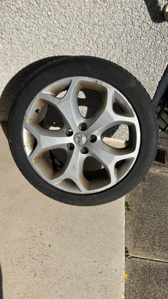 Genuine Ford S-Max 18" Alloy Wheels & Tyres (235/45 R18) - Spares / Refurb