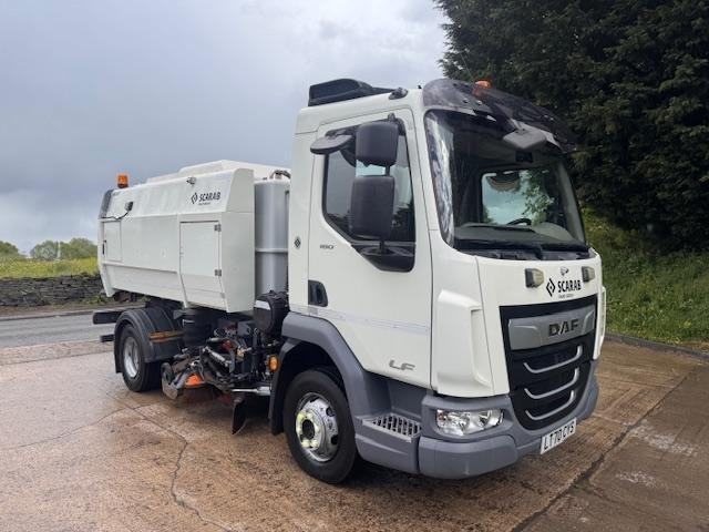2020 70 DAF LF 180 E6 Scarab Merlin dual sweep road sweeper 53kms ex council
