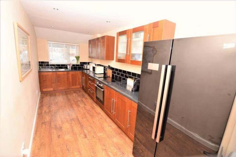 💕Modern Rooms in Stratford 🛌 Comfort & Connectivity in East London📍