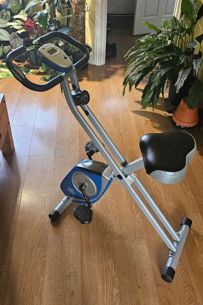 Xterra Fitness FB150 Folding Exercise Bike