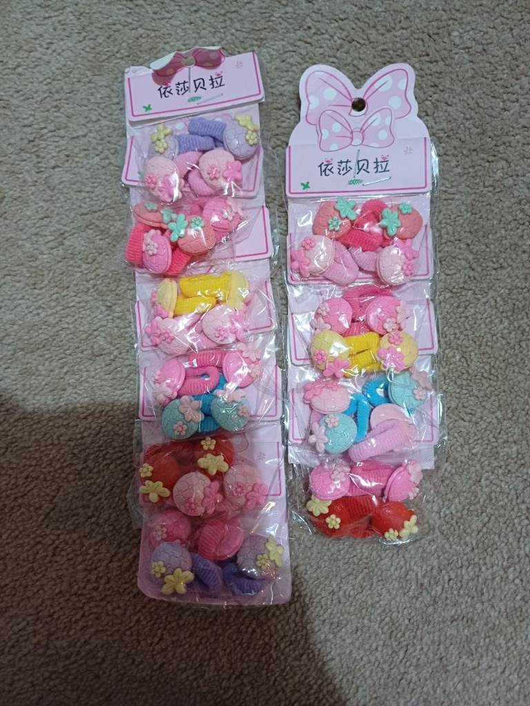 Small scrunchies 1 pac for £2