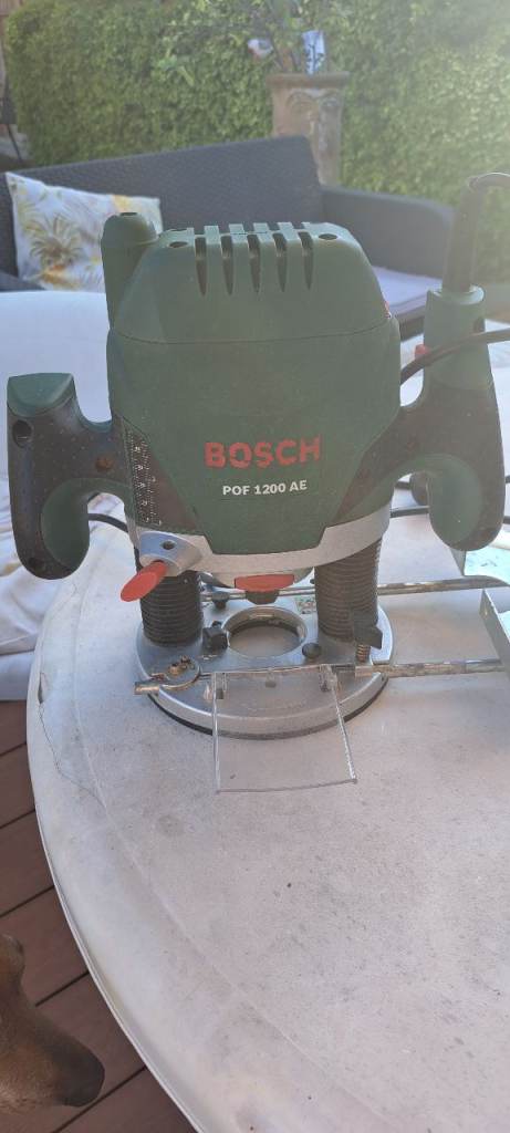 Bosch POF 1200 AE Router – Good Condition, Green