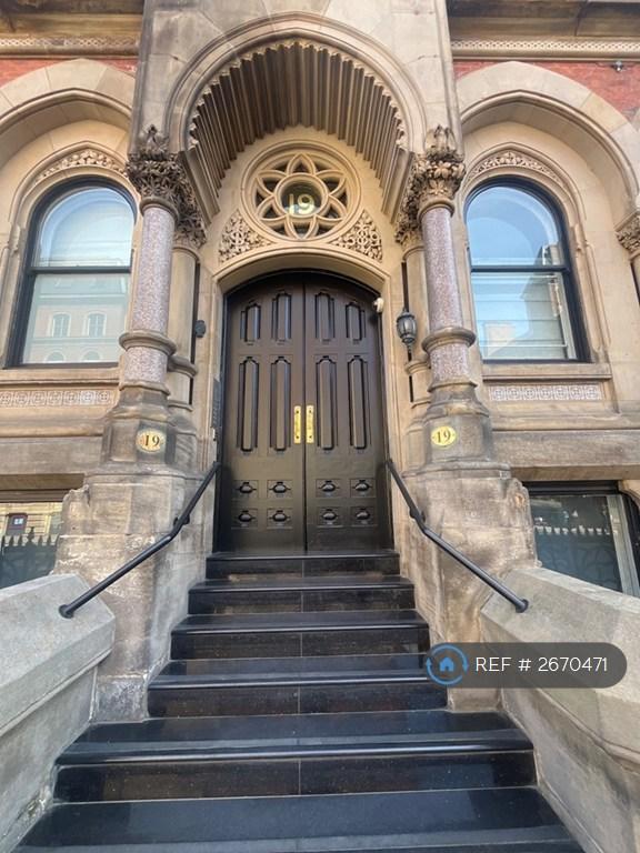 1 bedroom flat in Wellington Street, Leeds, LS1 (1 bed) (#2670471)