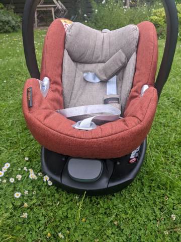 Cybex Platinum Aton Q baby car seat with Base Q-FIX (isofix
