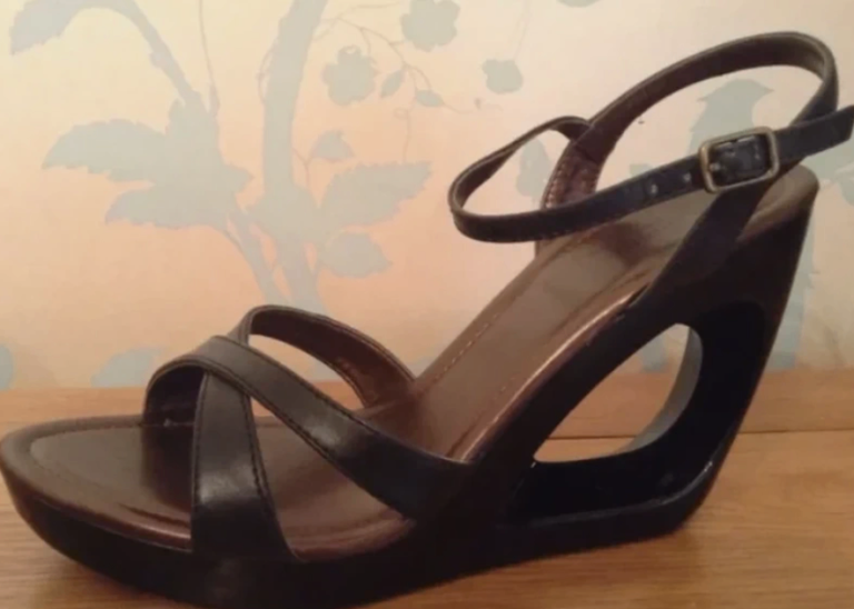 Women's Black Wedge Sandals Size 5.5 NEW & Boxed