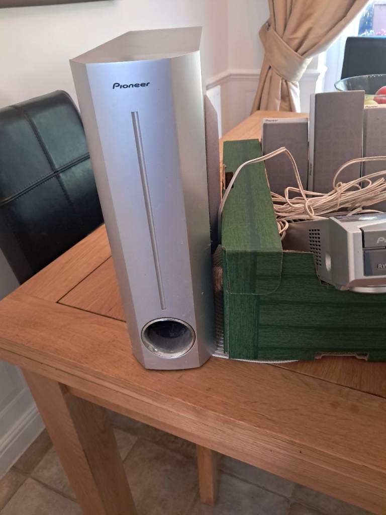 Pioneer Subwoofer Speaker - Excellent Condition