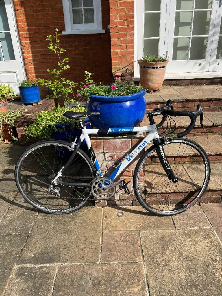 Blue and white tri and run road bike 53cm