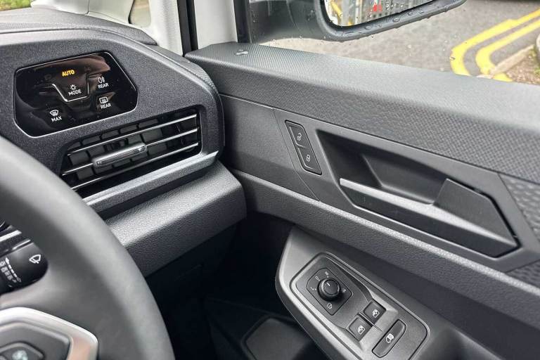 2025 Volkswagen Caddy Maxi 2.0 TDI 102PS Commerce Plus Van (Tech Pack) Van Diesel Manual