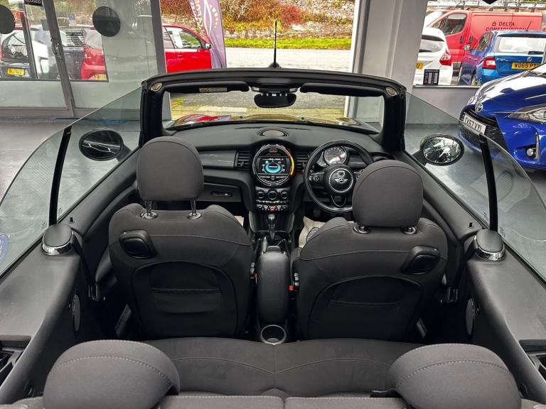 MINI CONVERTIBLE 1.5 Cooper D Convertible 2016