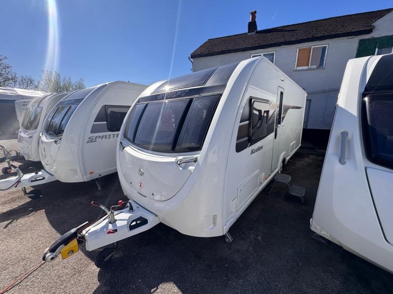 SWIFT KUDOS 530 SB 2022 MODEL 4 BERTH FIXED ISLAND BED TOURING CARAVAN