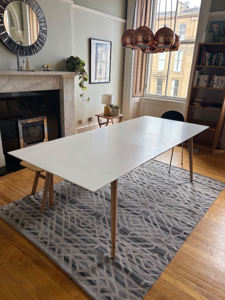 extendable dinning table 