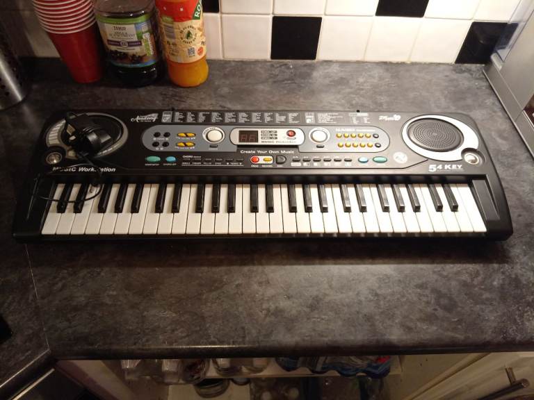 Kids/learners Black and white electric piano 