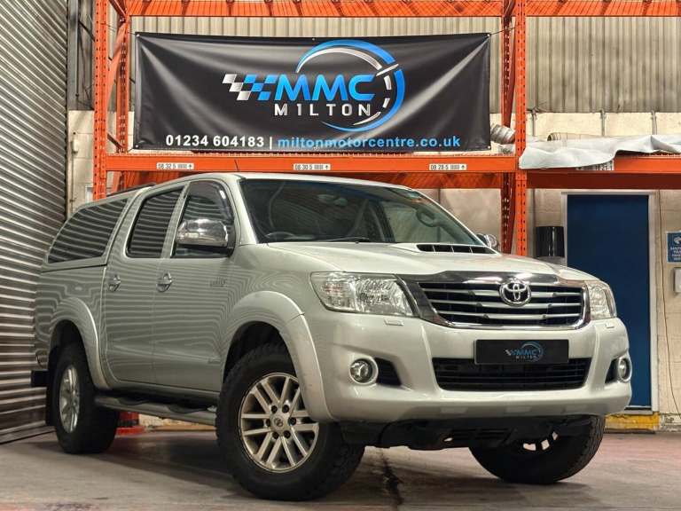 2013 Toyota Hilux 3.0 D-4D Invincible Auto 4WD 4dr PICK UP Diesel Automatic