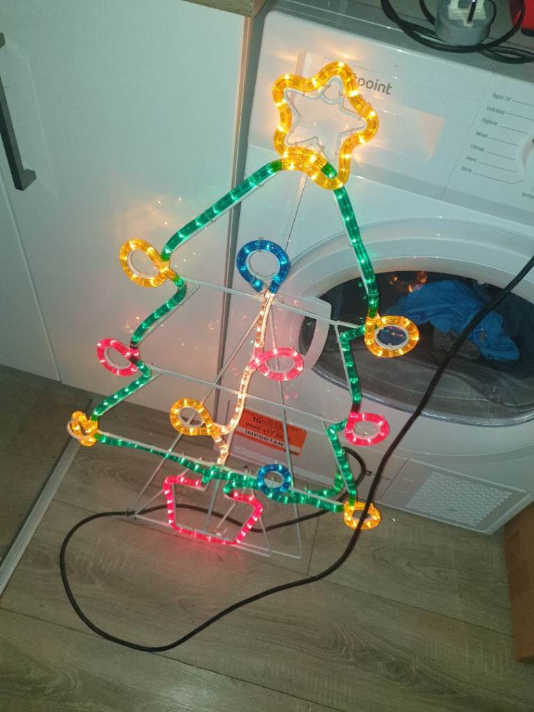 XMAS DECORATIONS  SNOWMAN XMAS TREE  BELLS LIGHT UP 