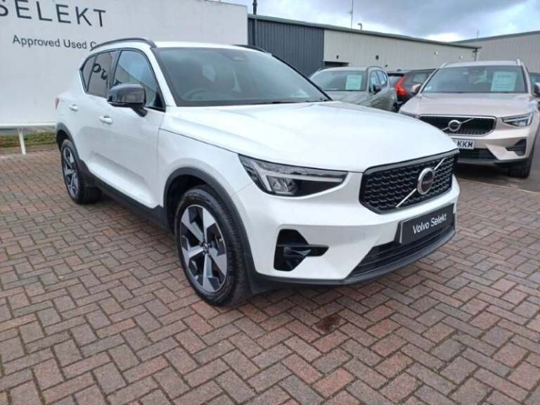 VOLVO XC40 2.0 B3P Plus Dark 5dr Auto