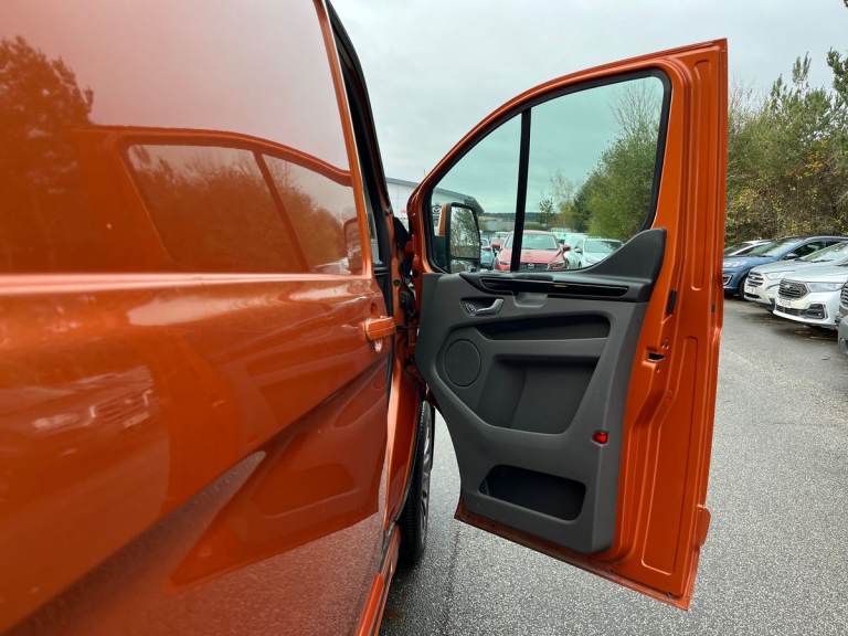 2023 Ford Transit Custom 2.0 EcoBlue 170ps Low Roof Limited Van Van DIESEL Manual