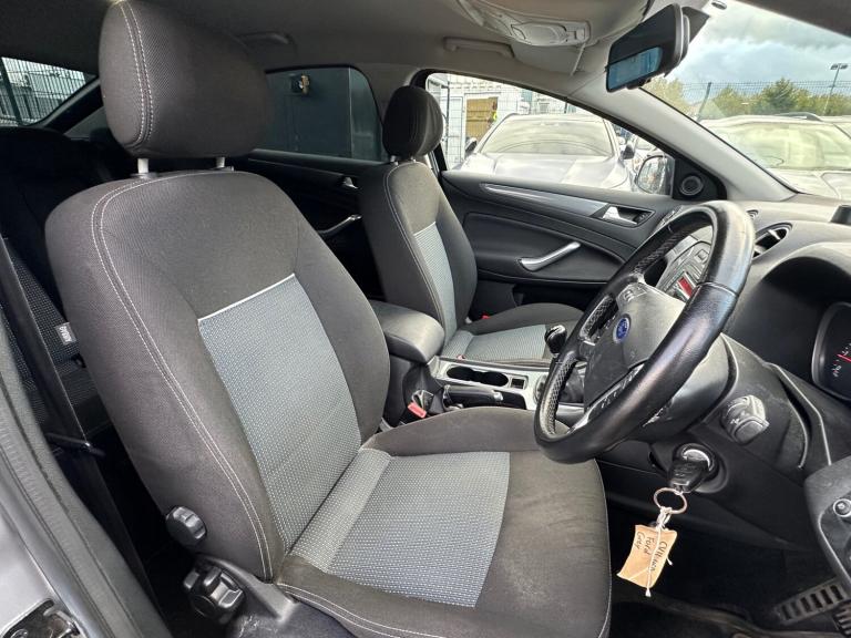 2011 Ford Mondeo 2.0 Zetec 5dr HATCHBACK Petrol Manual