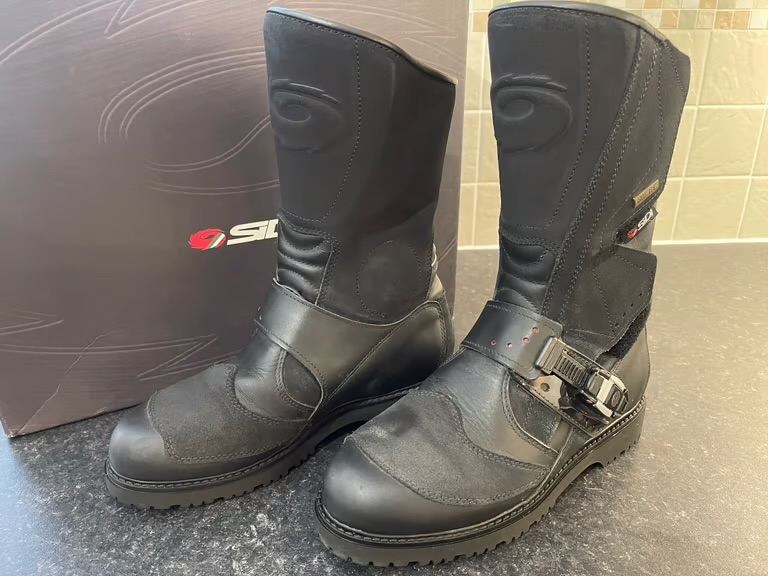 Motorcycle boots 