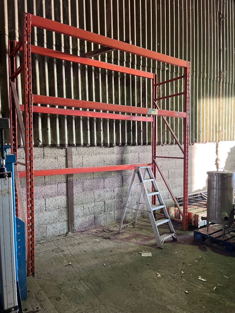 Heavy duty storage racking