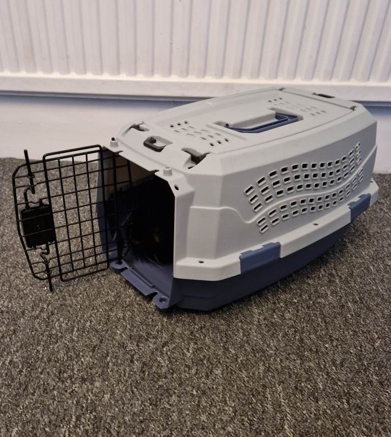 Pet/Dog/Cat Travel Box Carrier