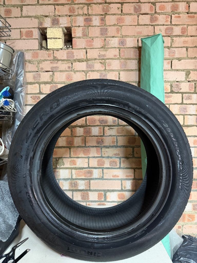 Pirelli P Zero 255/55 R19 111W