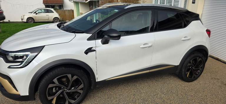 Renault, CAPTUR, Hatchback, 2023, Other, 1598 (cc), 5 doors