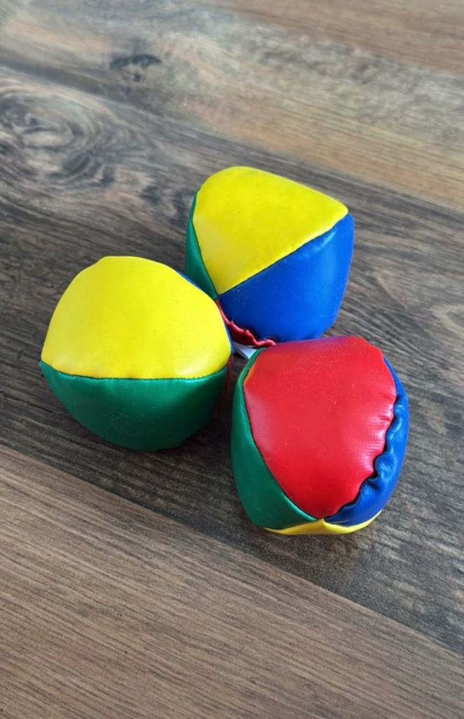 Rainbow juggling balls