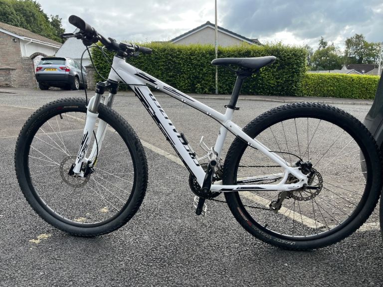 Specialized Pitch Sport Mountain Bike – White, Good Condition
