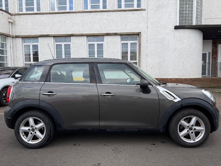 Mini Countryman 1.6 automatic automatic auto (unlike Vauxhall corsa or ford fiesta )