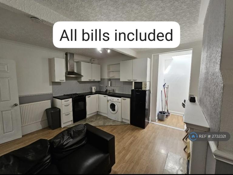 1 bedroom flat in Minet Drive, Hayes, UB3 (1 bed) (#2732321)
