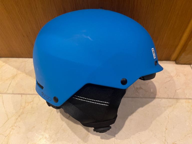 Ski helmet