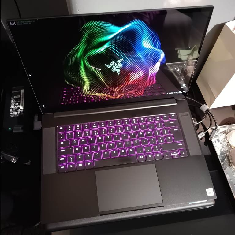 Razer Blade 15 4K OLED 16gb ram 512gb SSD RTX 2070 MAX-Q Gaming Laptop 