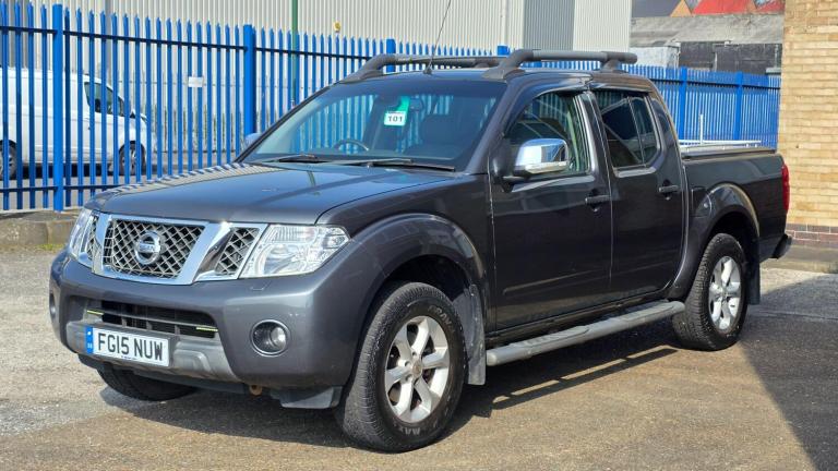 2015 Nissan Navara Double Cab Pick Up Tekna 2.5dCi 190 4WD PICK UP DIESEL Manual