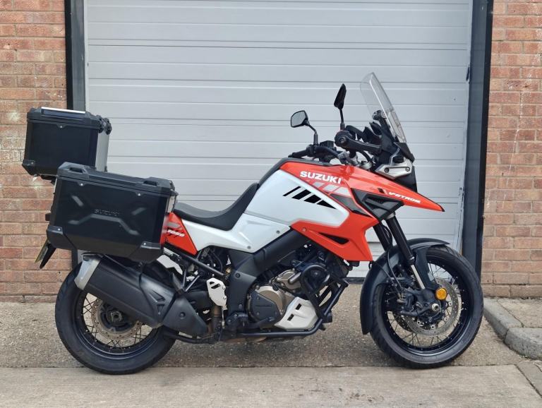 SUZUKI V-STROM 1050 XT TOUR 2022 Petrol Manual in White